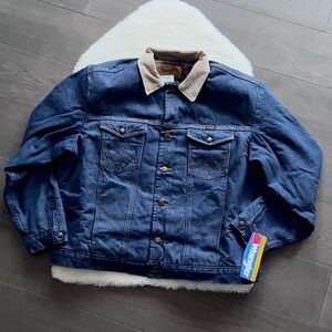 Wrangler Denim Jacket Size 44 NWT Corduroy Collar Trucker
